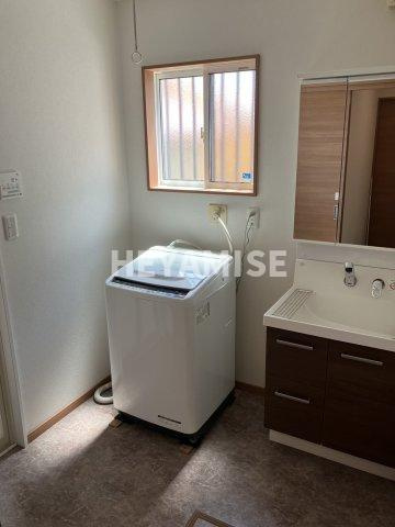 豊洋台1丁目戸建の独立洗面台|1階