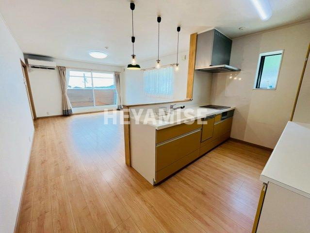 豊洋台1丁目戸建の居間・リビング|2階LDK