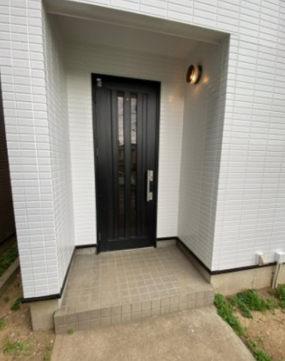 東越谷5丁目　中古戸建の玄関
