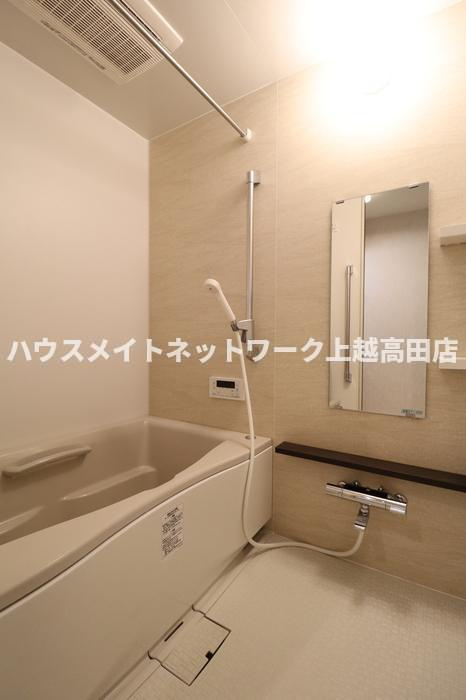ロングステイ山下の浴室|追焚機能付