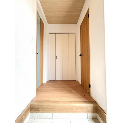 【玄関】 | ４０８７志木市柏町２０期６棟５号棟 | シンプルで使いやすい玄関です