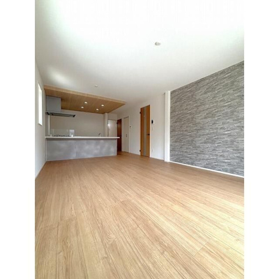 【居間・リビング】 | ４０８７志木市柏町２０期６棟５号棟 | ゆったりとした居間です