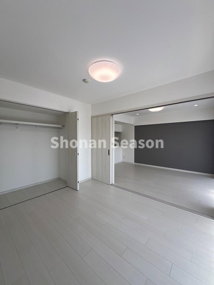 【洋室】 | 全室にはクローゼット収納を完備◎お部屋がスッキリ片付きます♪