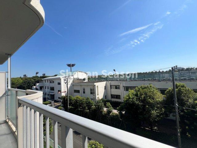 【バルコニー】 | 南東に面し日当たりも良く、気持ちの良い風が吹き抜けます。