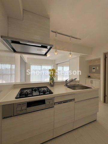 【キッチン】 | ３口コンロ・グリル搭載！お料理の幅が広がります♪