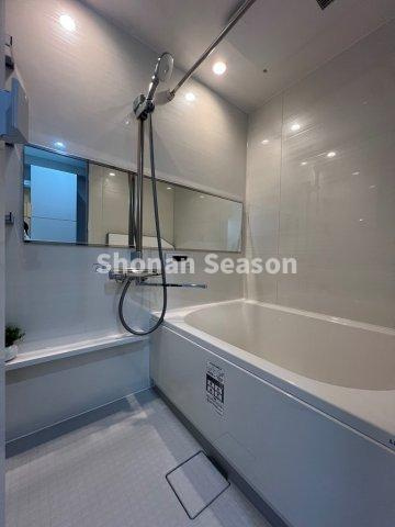 【浴室】 | 浴室乾燥機・追い焚き機能を備えた、設備充実の浴室です♪