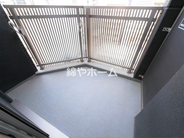 ジュネーゼグラン難波ミラージュのバルコニー|バルコニーがあります