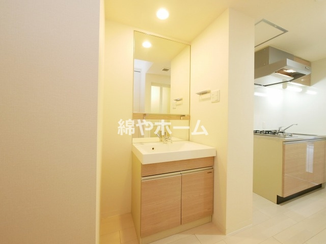 ジュネーゼグラン難波ミラージュの独立洗面台|独立洗面台あり、毎朝おしゃれに忙しい女性の方におすすめです