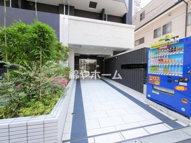 ジュネーゼグラン難波ミラージュのエントランス|清潔なエントランスです