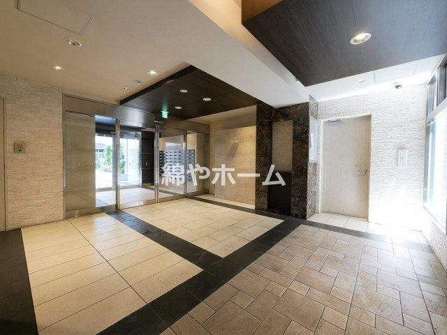 ジュネーゼグラン難波ミラージュのロビー|毎日通るロビーはこのようになっています