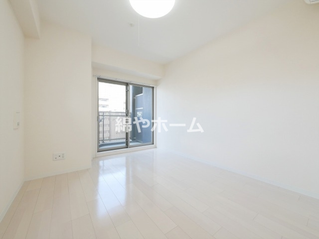 ジュネーゼグラン難波ミラージュの洋室|コンパクトで使いやすい洋室です