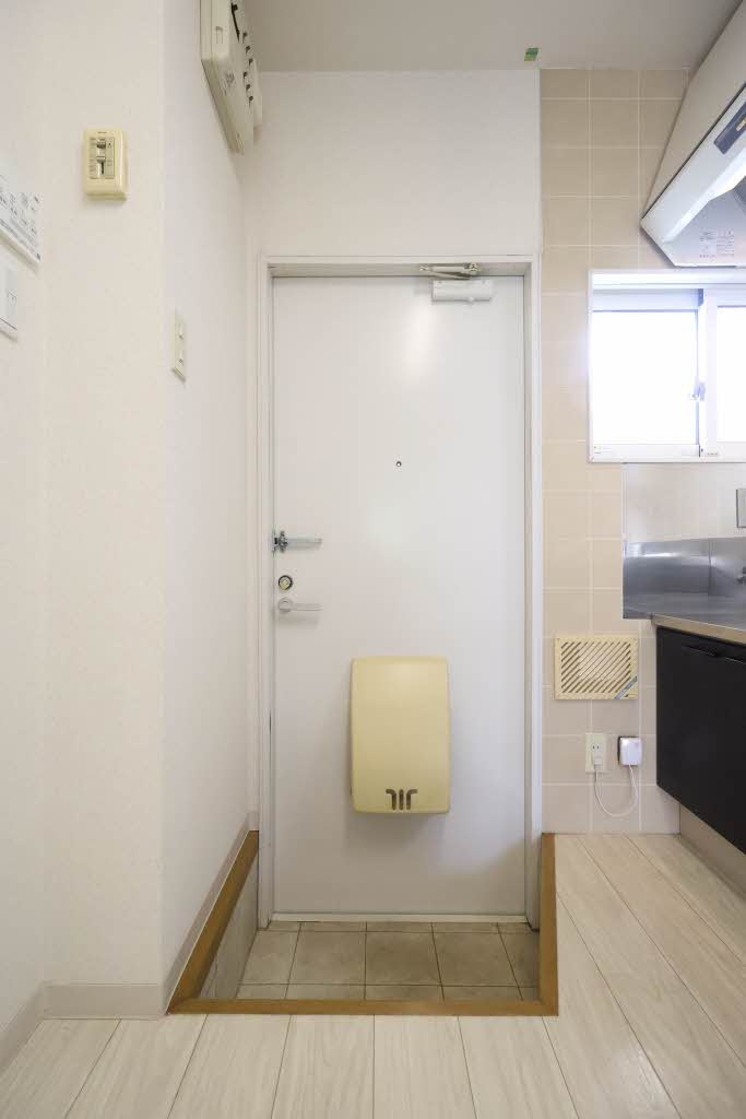 フレグランスセトミB棟の玄関