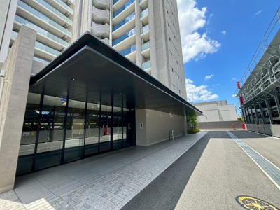  | シャルマンフジ堺シティフロント | 玄関にシューズボックスありますよ♪玄関周りもスッキリ片付きますね！