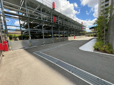 【駐車場】 | シャルマンフジ堺シティフロント | セブンイレブンまで徒歩５分！ココカラファインまで徒歩５分！コーナンまで徒歩６分！お買い物に便利な立地ですよ♪