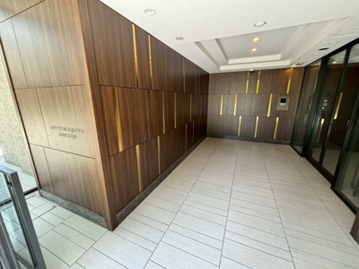 【エントランス】 | シャルマンフジ堺シティフロント | 【ＬＤＫ約１８．８帖】ゆとりあるリビングに家族の時間も増えますね！大きな窓があり開放感のある明るいリビングです♪