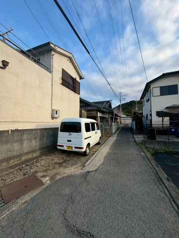 和歌山市　平井　中古物件の前面道路含む現地写真