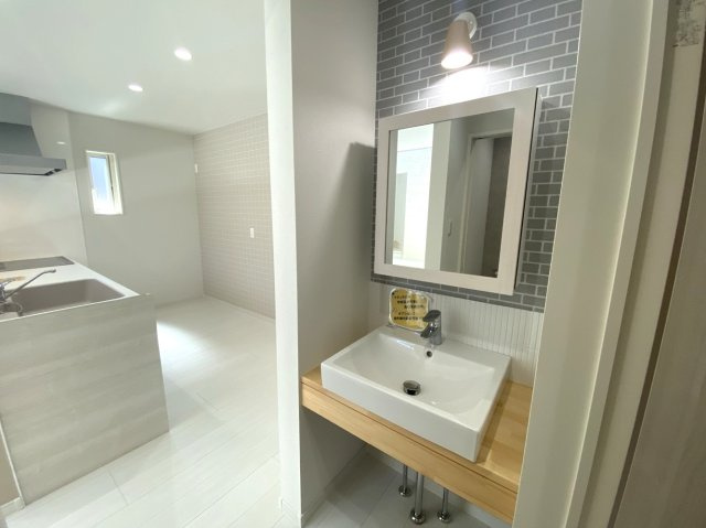 八幡西区塔野の独立洗面台