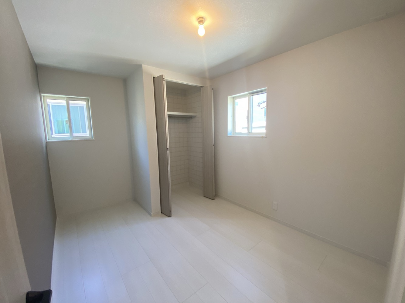 八幡西区塔野の洋室