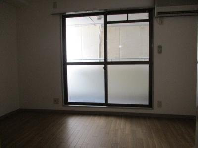 【居間・リビング】 | ショーエハイツ | きれいなお部屋です