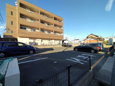 【駐車場】 | メゾンソレイユ