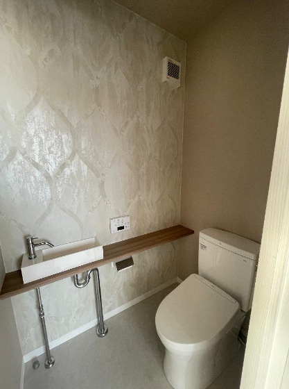 近江八幡市鷹飼町の店舗事務所のトイレ|トイレです