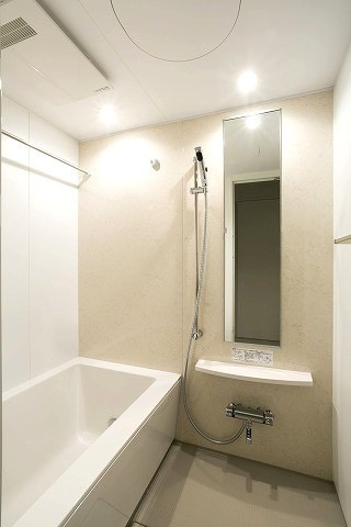新品家具付きマンション築港本町14(KaGood福岡)の浴室