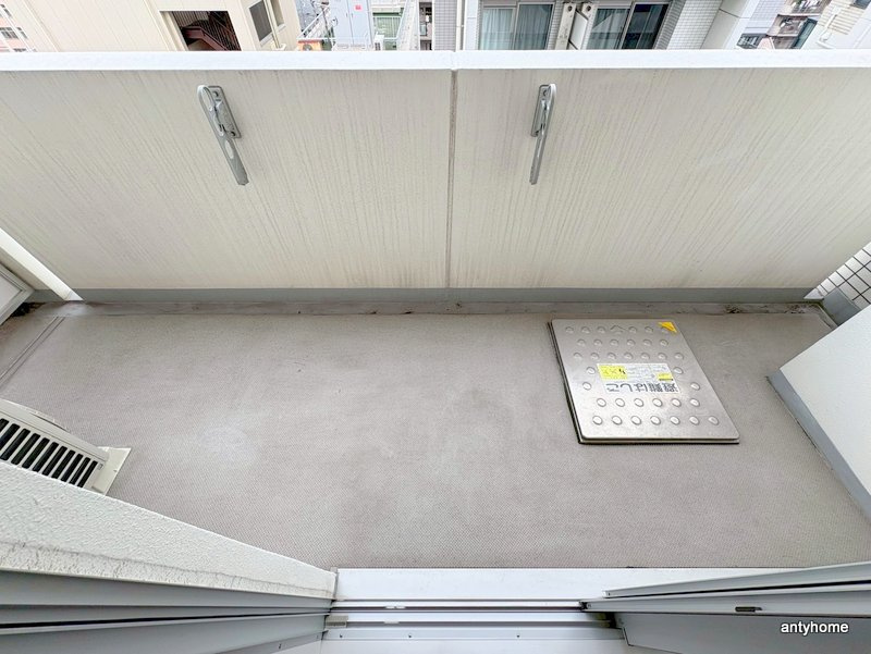 ジュネーゼ京町堀パークサイド　仲介手数料無料のバルコニー
