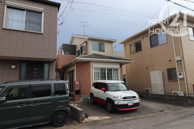 【前面道路含む現地写真】 | 青梅市新町7丁目　中古戸建 | 商業施設が徒歩圏内にあります！