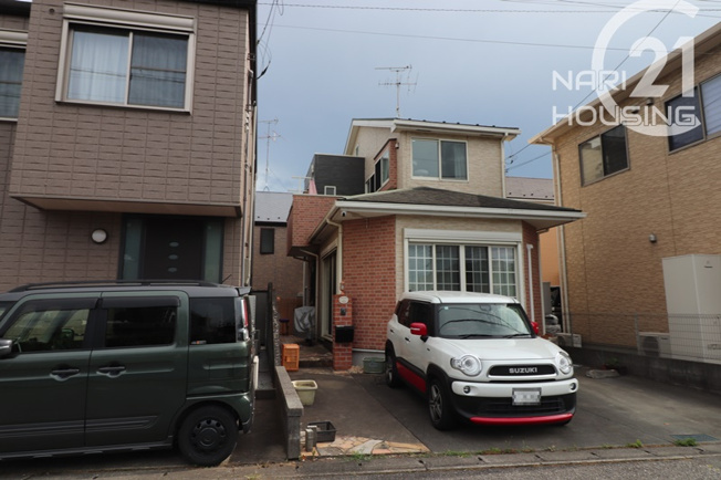 【前面道路含む現地写真】 | 青梅市新町7丁目　中古戸建 | 家計に優しい都市ガスです！