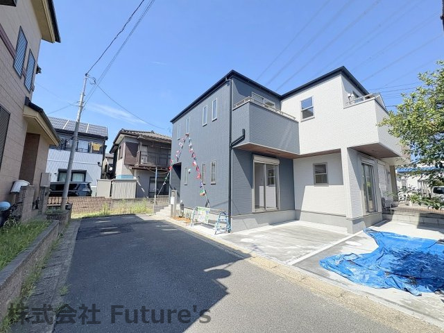 吉川市栄町　新築戸建　全1棟の前面道路含む現地写真|前面道路含む現地写真です。