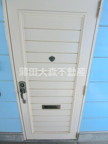 諏訪コーポ蒲田の玄関