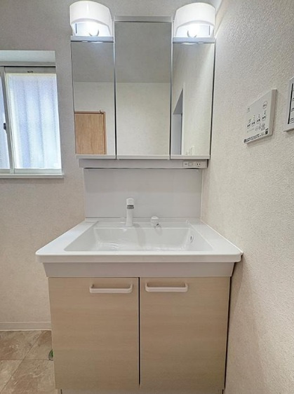 神戸市西区天が岡の独立洗面台