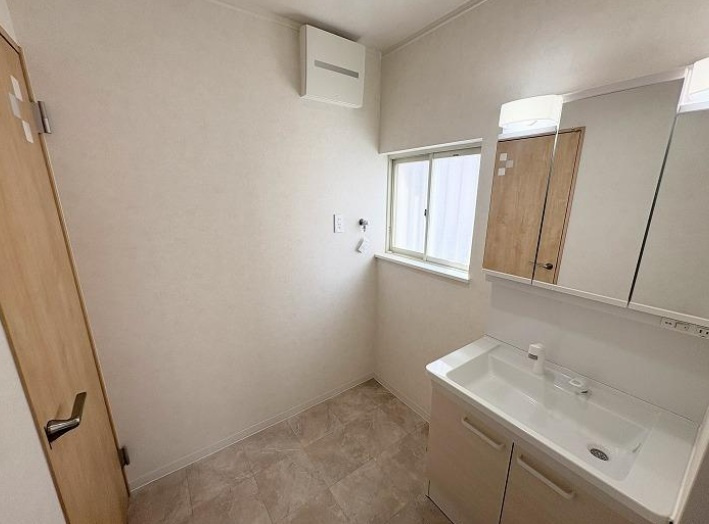 神戸市西区天が岡の独立洗面台