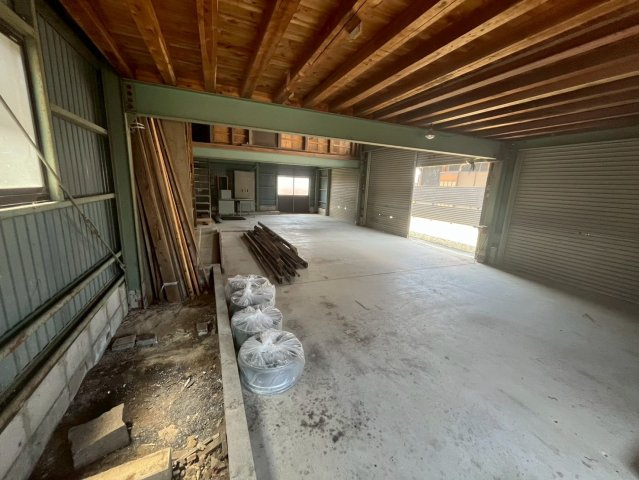 泉町 貸倉庫の内装