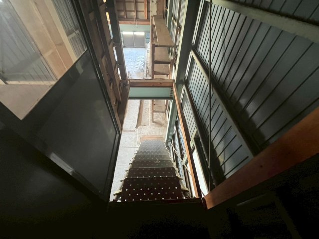 泉町 貸倉庫の内装