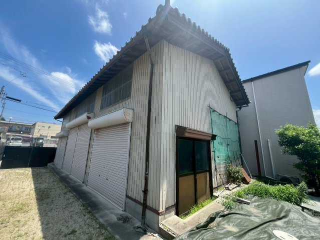 泉町 貸倉庫の外観