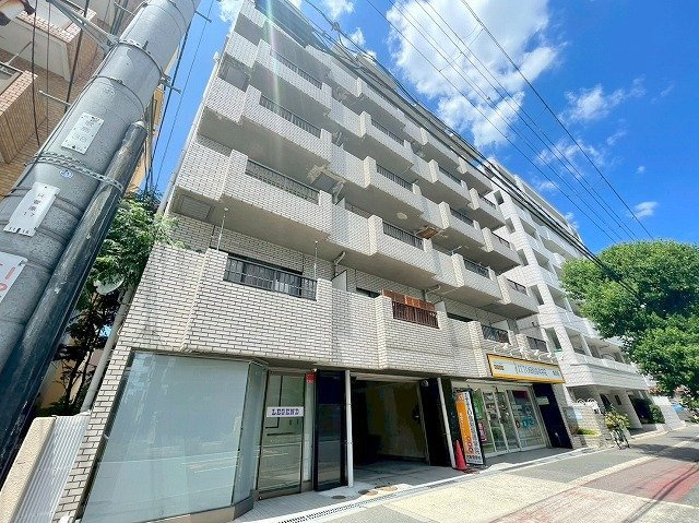 菅原大発マンションの外観