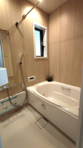 東大阪市西岩田1丁目　中古戸建の浴室