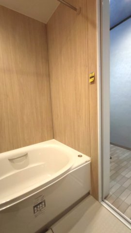 東大阪市西岩田1丁目　中古戸建の浴室