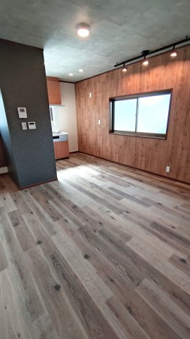 東大阪市西岩田1丁目　中古戸建の居間・リビング