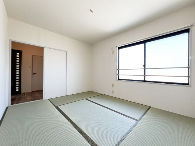 グリーンシティ　Ａの和室|北側の和室　収納たぷり