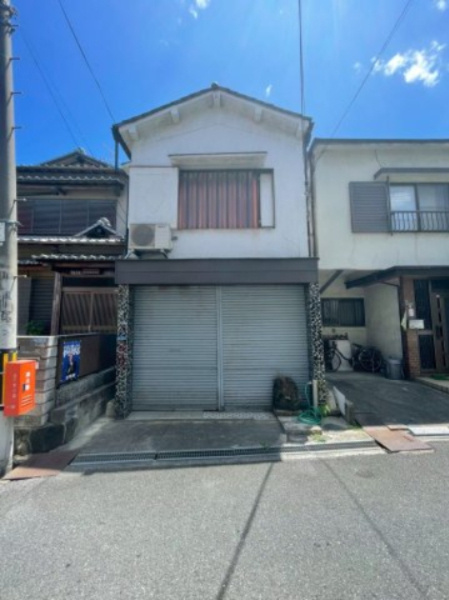 寝屋川市春日町の外観