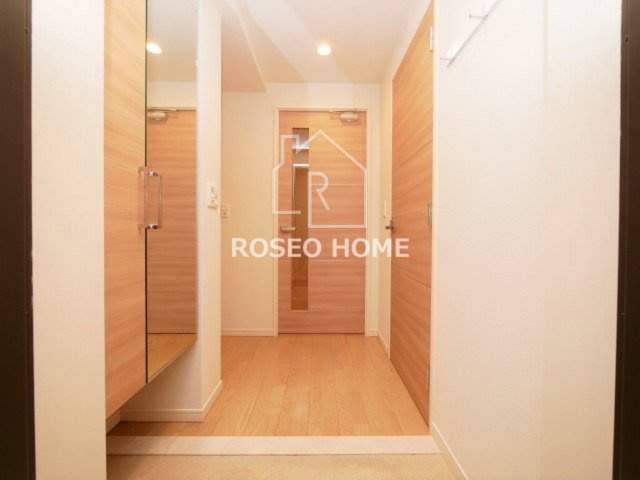 アビエール松屋町の玄関|同マンション別部屋：参考写真