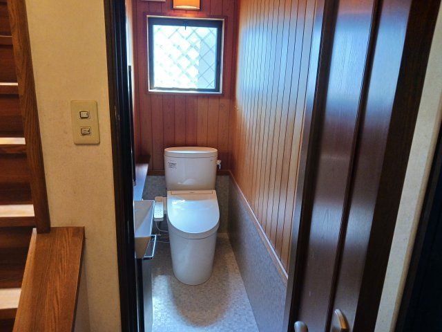 熊本市東区健軍４丁目の中古一戸建のトイレ|ゆったりとした空間のトイレです