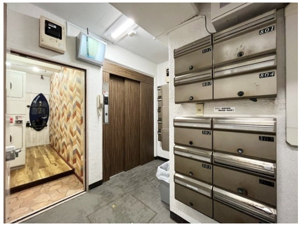 マンション神楽坂のエントランス