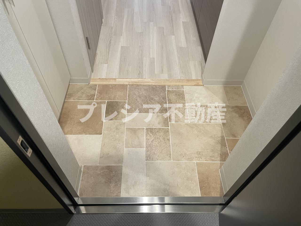 ハックスビエント甲子園口の玄関