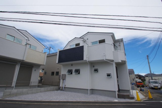 【前面道路含む現地写真】