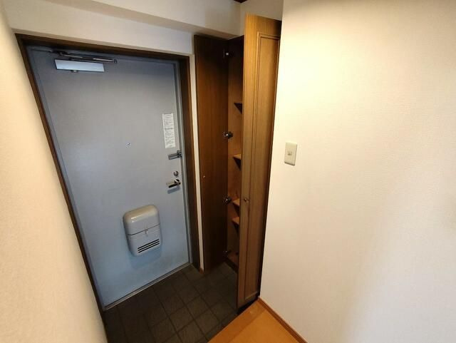 【玄関】メゾンエトワール柏木