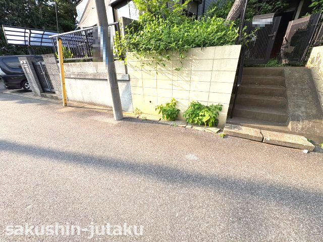 藤崎３丁目　売地の前面道路含む現地写真|南側６ｍ公道面　間口約10ｍ