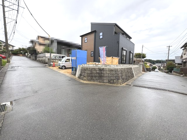 【その他】 | 福岡市南区和田2丁目第1　1号棟（全1棟）【仲介手数料無料・0円】 | 現地写真。前面道路です。